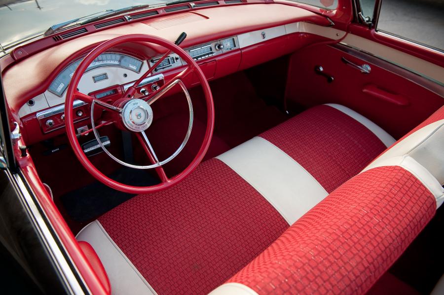  Ford Fairlane 500 Skyliner Retractable Hardtop 1957 года  (фото 14 из 41)